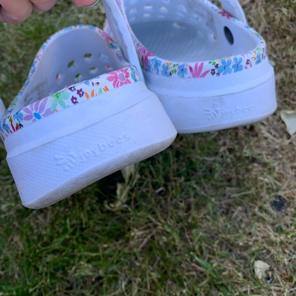 Joybees Active Clog White Painterly Floral Women's, Size 9 - Picture 2 of 9